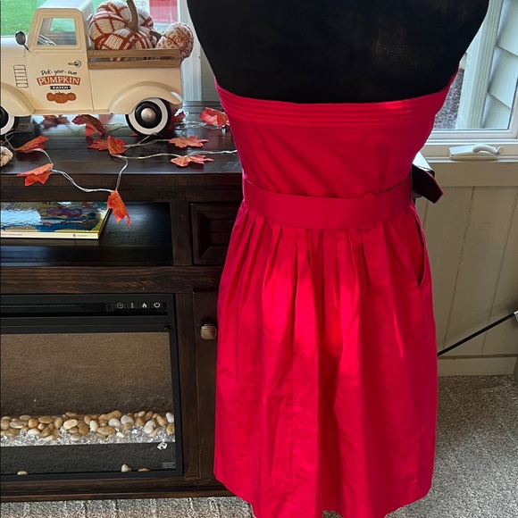 Strapless Fusia dress with pockets - Picture 4 of 9